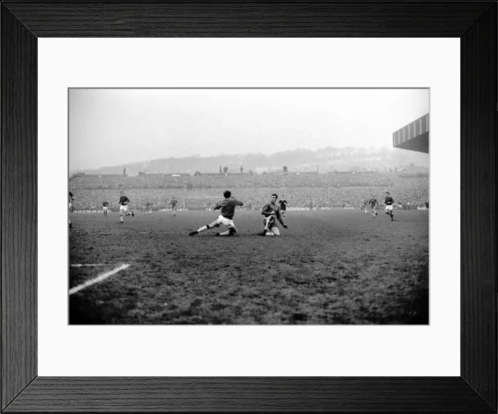 Framed Print : English League Division One Match. Crystal Palace v Chelsea Framed Print : English League Division One Match. Crystal Palace v Chelsea