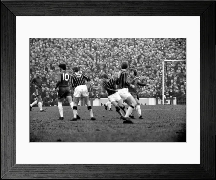 Framed Print : English League Division One Match. Crystal Palace v Chelsea