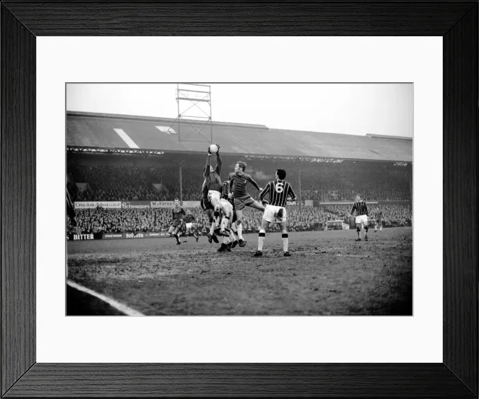 Framed Print : English League Division One Match. Crystal Palace v Chelsea Framed Print : English League Division One Match. Crystal Palace v Chelsea
