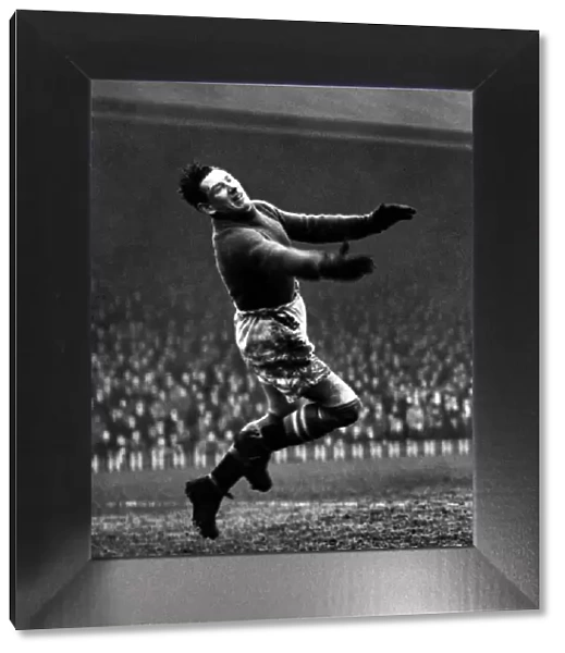 Manchester United goalkeeper Tommy Breen April 1939 P009658