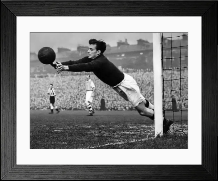 Framed Print : Platt (Arsenal F. C. ). November 1949 P009516