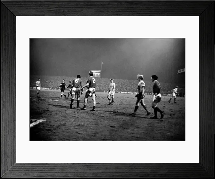 Framed Print : Sport. Football, League Cup Semi Final 1st leg Manchester City 2 v. Manchester United Framed Print : Sport. Football, League Cup Semi Final 1st leg Manchester City 2 v. Manchester United