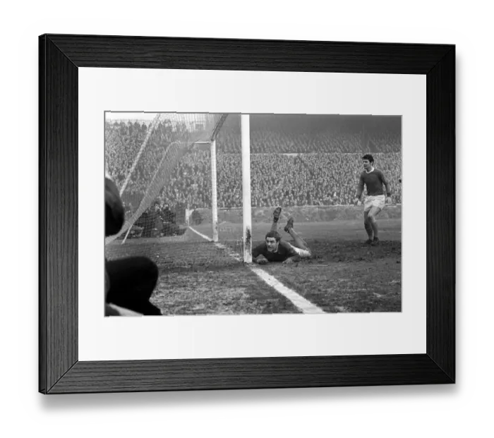 Framed Print : Sport Football: English League Division One Match Leeds Utd v. Everton