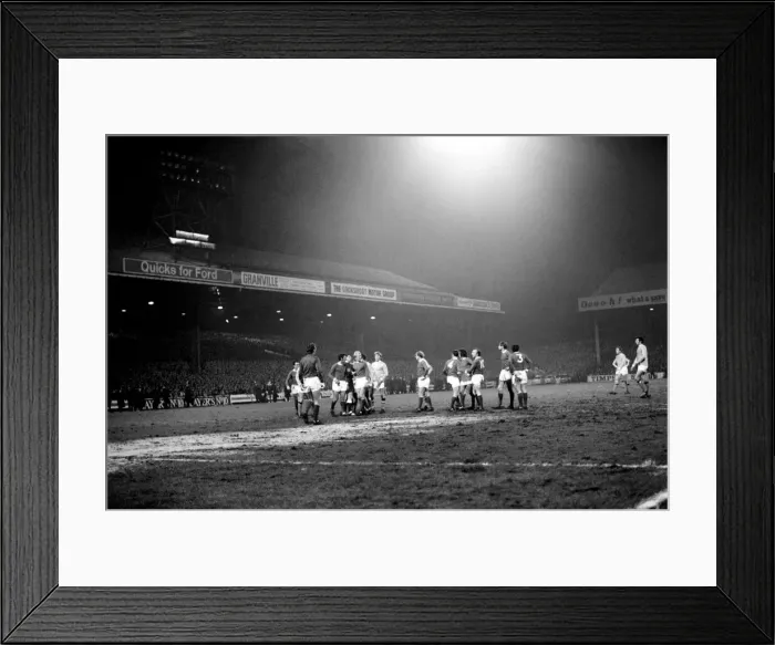 Framed Print : Sport. Football, League Cup Semi Final 1st leg Manchester City 2 v. Manchester United Framed Print : Sport. Football, League Cup Semi Final 1st leg Manchester City 2 v. Manchester United