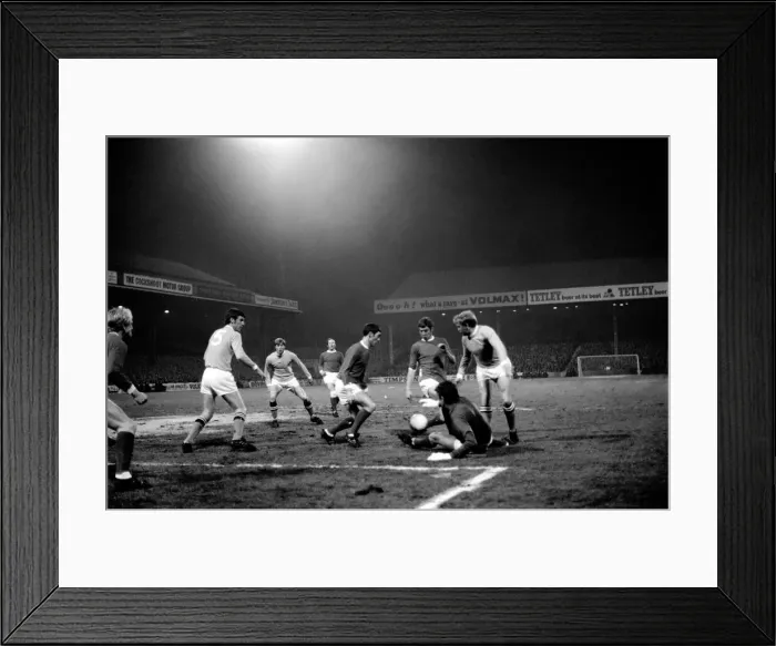 Framed Print : Sport. Football, League Cup Semi Final 1st leg Manchester City 2 v. Manchester United Framed Print : Sport. Football, League Cup Semi Final 1st leg Manchester City 2 v. Manchester United