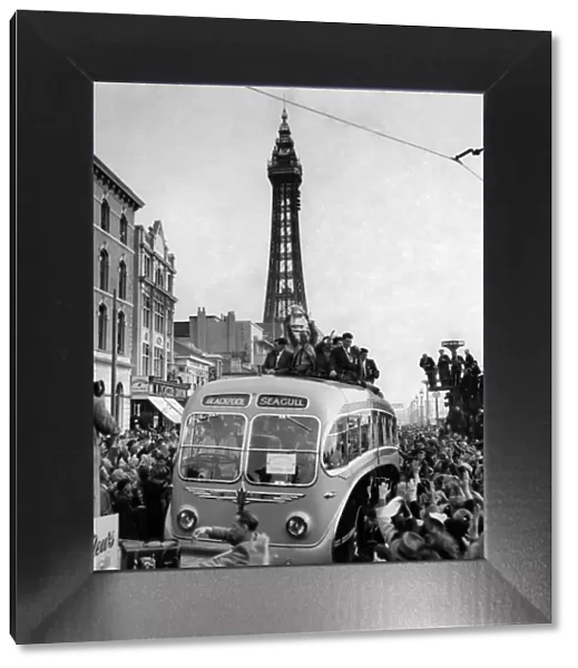 Blackpool homecomming... For the first time in history the famous Blackpool Tower is
