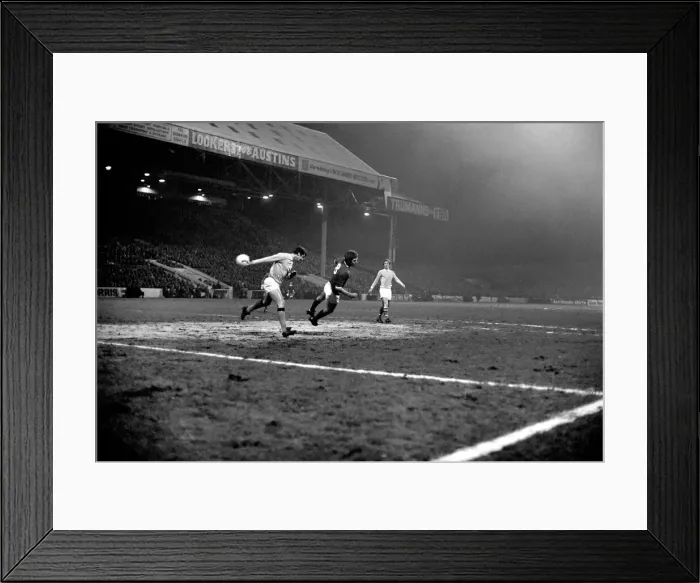 Framed Print : Sport. Football, League Cup Semi Final 1st leg Manchester City 2 v. Manchester United Framed Print : Sport. Football, League Cup Semi Final 1st leg Manchester City 2 v. Manchester United