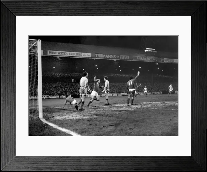 Framed Print : Sport. Football, League Cup Semi Final 1st leg Manchester City 2 v. Manchester United