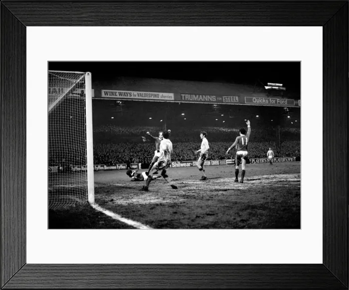 Framed Print : Sport. Football, League Cup Semi Final 1st leg Manchester City 2 v. Manchester United Framed Print : Sport. Football, League Cup Semi Final 1st leg Manchester City 2 v. Manchester United