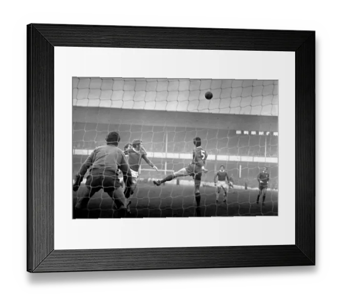 Framed Print : Division one football 1969  /  70 season. Everton v Liverpool