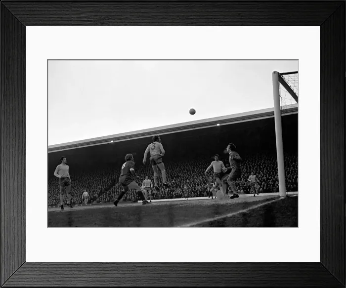 Framed Print : Sport: Football: Liverpool v. Arsenal. December 1969 Z11537-003 Framed Print : Sport: Football: Liverpool v. Arsenal. December 1969 Z11537-003