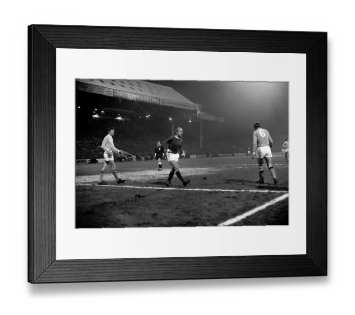 Framed Print : Sport. Football, League Cup Semi Final 1st leg Manchester City 2 v. Manchester United Framed Print : Sport. Football, League Cup Semi Final 1st leg Manchester City 2 v. Manchester United