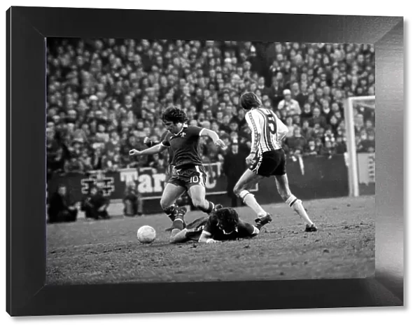 Football: F. A. Cup: Southampton (1) v. Chelsea (1). January 1977 77-00108-026