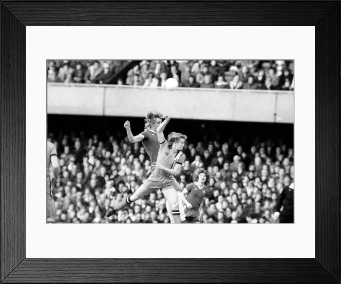 Framed Print : Football: Chelsea (2) vs. Luton (0). April 1977 77-02023-008 Framed Print : Football: Chelsea (2) vs. Luton (0). April 1977 77-02023-008
