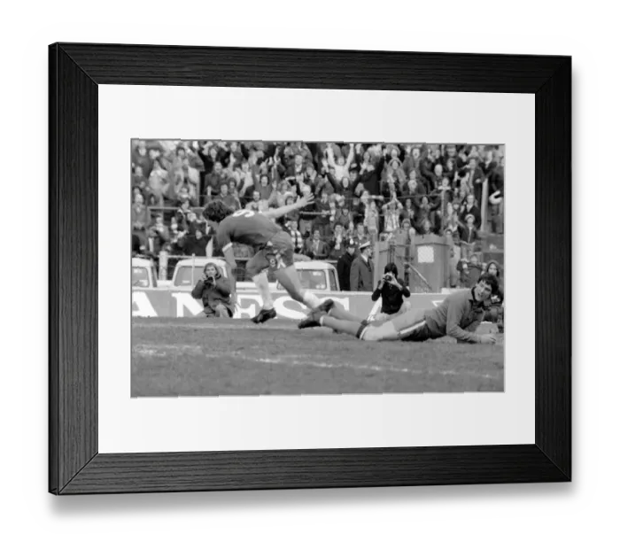 Framed Print : Football: Chelsea (2) vs. Luton (0). April 1977 77-02023-018 Framed Print : Football: Chelsea (2) vs. Luton (0). April 1977 77-02023-018