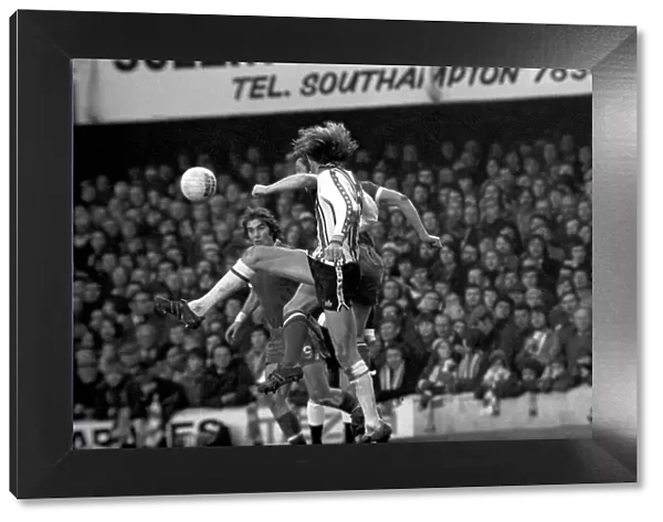 Football: F. A. Cup: Southampton (1) v. Chelsea (1). January 1977 77-00108-025