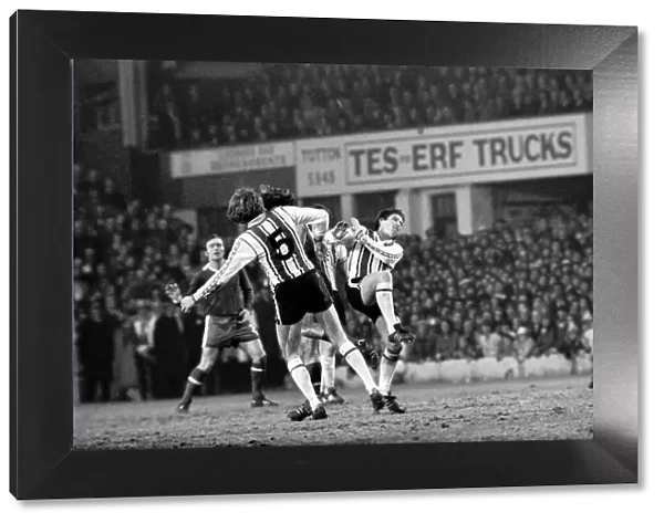 Football: F. A. Cup: Southampton (1) v. Chelsea (1). January 1977 77-00108-015