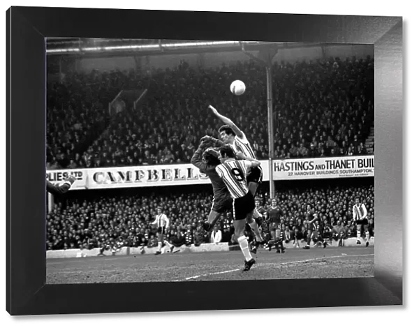 Football: F. A. Cup: Southampton (1) v. Chelsea (1). January 1977 77-00108-001