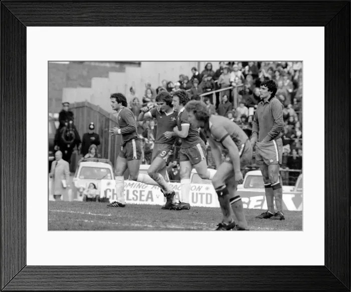 Framed Print : Football: Chelsea (2) vs. Luton (0). April 1977 77-02023-009 Framed Print : Football: Chelsea (2) vs. Luton (0). April 1977 77-02023-009