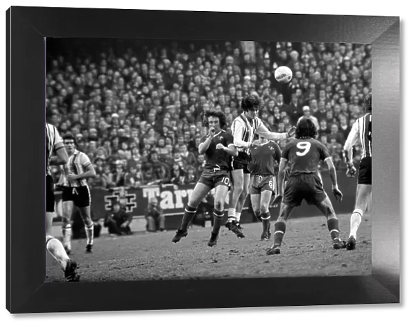 Football: F. A. Cup: Southampton (1) v. Chelsea (1). January 1977 77-00108-027