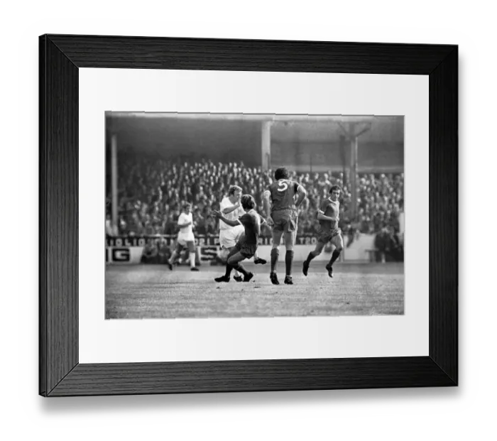 Framed Print : Football: Leeds United (1) v. Liverpool (0). September 1971 71-12020-026 Framed Print : Football: Leeds United (1) v. Liverpool (0). September 1971 71-12020-026