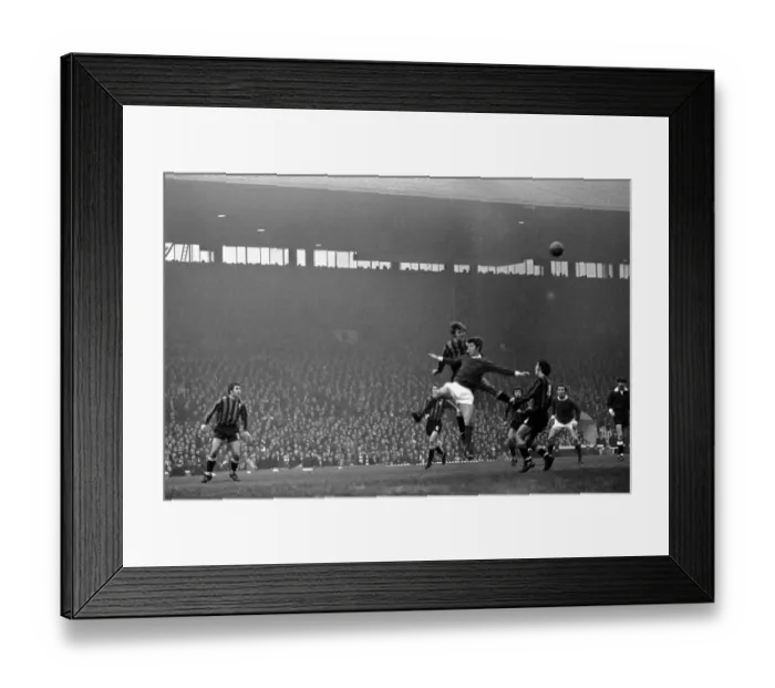 Framed Print : F. A. Cup 3rd Round. Manchester United v. Middlesbrough. January 1971 71-00108-006
