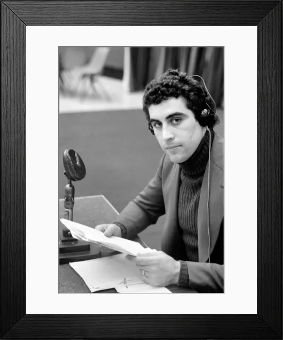 Framed Print : Footballer. Peter Shilton in studios. March 1975 75-01266-005