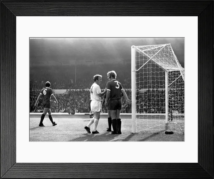 Framed Print : Football: Leeds United (1) v. Liverpool (0). September 1971 71-12020-072 Framed Print : Football: Leeds United (1) v. Liverpool (0). September 1971 71-12020-072