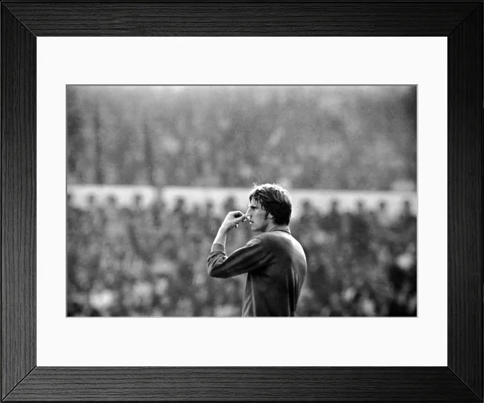 Framed Print : Football: Leeds United (1) v. Liverpool (0). September 1971 71-12020-029 Framed Print : Football: Leeds United (1) v. Liverpool (0). September 1971 71-12020-029