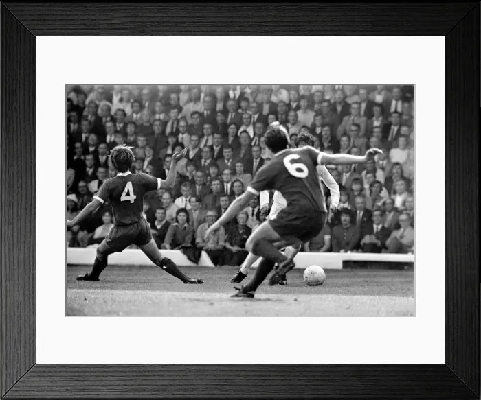 Framed Print : Football: Leeds United (1) v. Liverpool (0). September 1971 71-12020-037 Framed Print : Football: Leeds United (1) v. Liverpool (0). September 1971 71-12020-037