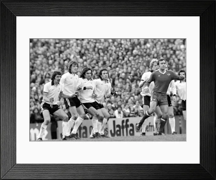 Framed Print : Division Two football Fulham v Chelsea 1976  /  77 season. Fulham won the match three one