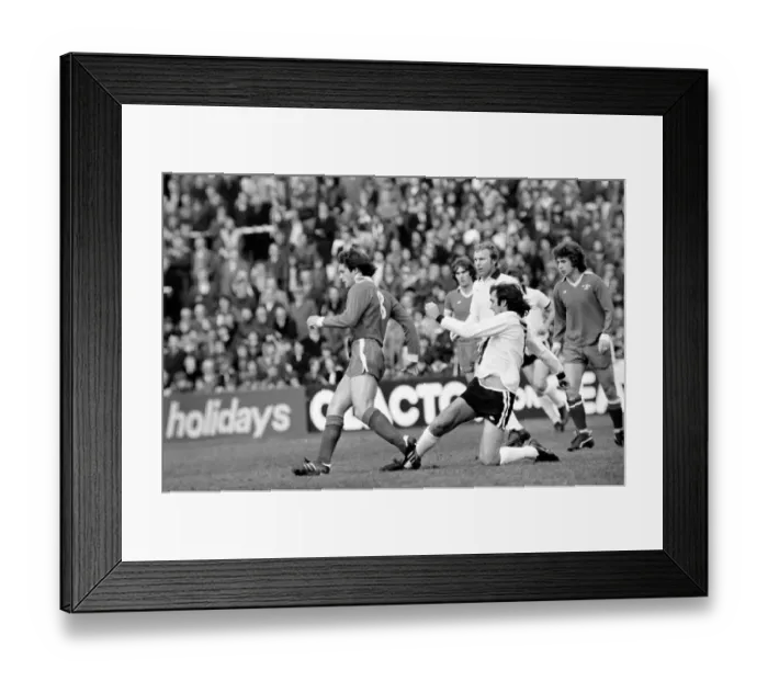 Framed Print : Division Two football Fulham v Chelsea 1976 / 77 season. Fulham won the match three one Framed Print : Division Two football Fulham v Chelsea 1976 / 77 season. Fulham won the match three one