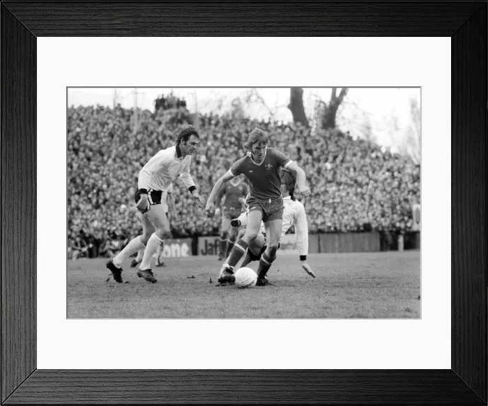 Framed Print : Division Two football Fulham v Chelsea 1976 / 77 season. Fulham won the match three one Framed Print : Division Two football Fulham v Chelsea 1976 / 77 season. Fulham won the match three one