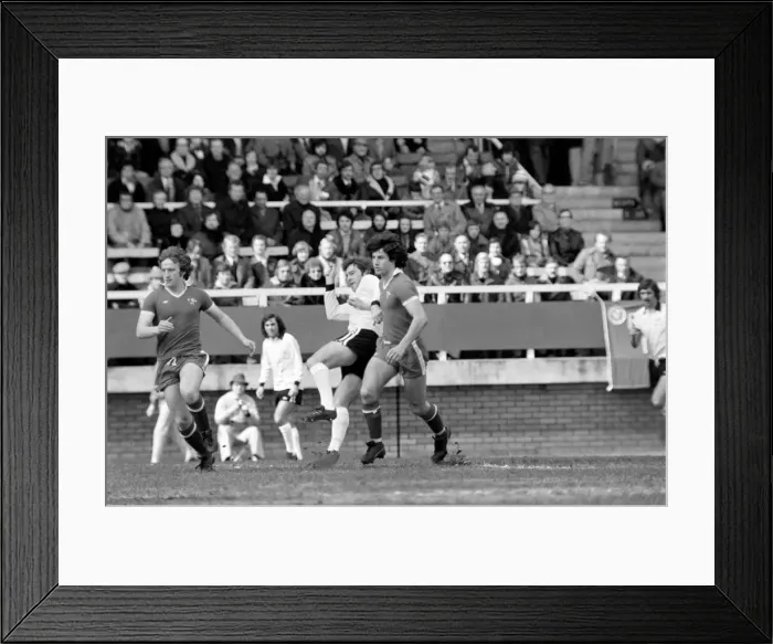 Framed Print : Division Two football Fulham v Chelsea 1976 / 77 season. Fulham won the match three one Framed Print : Division Two football Fulham v Chelsea 1976 / 77 season. Fulham won the match three one