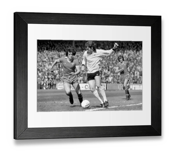 Framed Print : Division Two football Fulham v Chelsea 1976 / 77 season. Fulham won the match three one Framed Print : Division Two football Fulham v Chelsea 1976 / 77 season. Fulham won the match three one