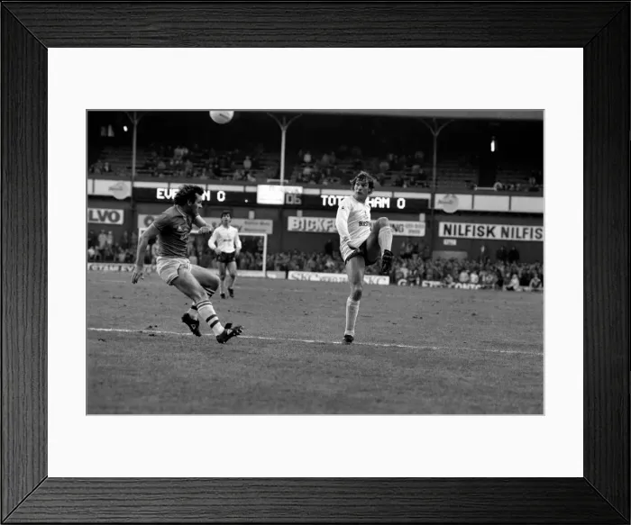 Framed Print : English League Division One match at Goodison Park Everton 2 v Tottenham Hotspur 1