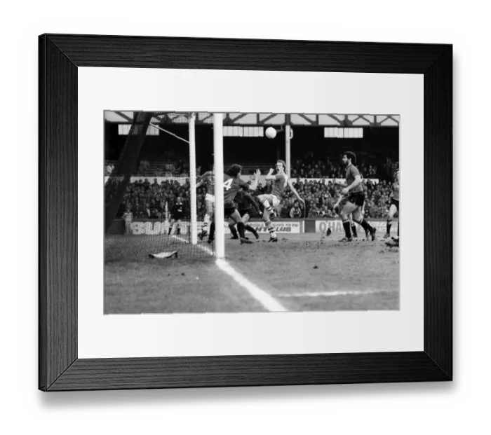 Framed Print : English FA Cup match at Goodison Park. Everton 0 v Gillingham 0 Andy Gray