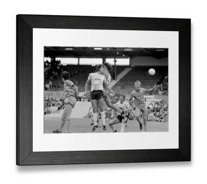 Framed Print : English League Division One match at Highfield Road Coventry City 1 v Everton 1 Framed Print : English League Division One match at Highfield Road Coventry City 1 v Everton 1