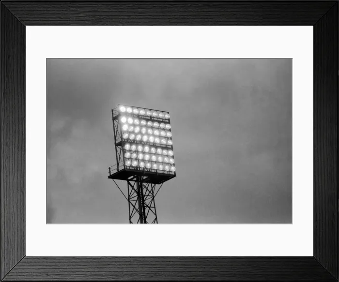 Framed Print : English League Division One match Wolverhampton Wanderers 2 v Arsenal 0