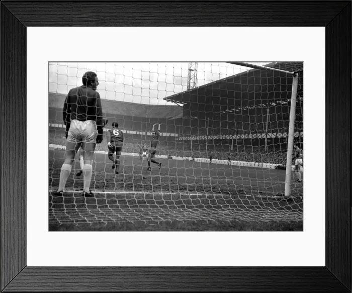 Framed Print : English League Division One match at Goodison Park Everton 0 v Liverpool 3 Framed Print : English League Division One match at Goodison Park Everton 0 v Liverpool 3