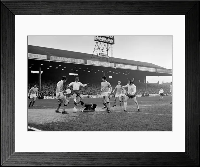 Framed Print : English League Division One match at Maine Road Manchester City 1 v Leeds United 2