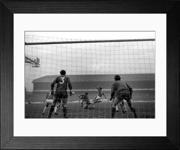 Framed Print : English League Division One match at Goodison Park Everton 0 v Liverpool 3 Framed Print : English League Division One match at Goodison Park Everton 0 v Liverpool 3