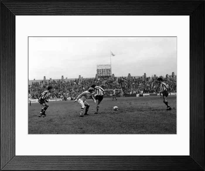 Framed Print : English League Division match at Maine Road Manchester City 1. Southampton 0