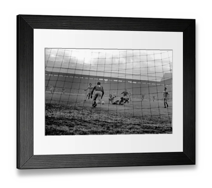 Framed Print : Sport: Football: Liverpool v. West Ham. Liverpool new boy Peplow forces full back Bonds