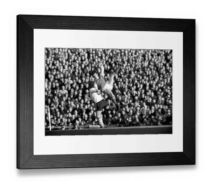 Framed Print : English League Division One match at Highbury Arsenal 4 v Derby County 0 Framed Print : English League Division One match at Highbury Arsenal 4 v Derby County 0