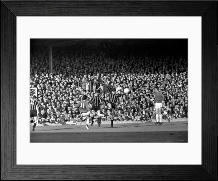 Framed Print : English League Division One match at Portman Road Ipswich 1 v Manchester City 1 Framed Print : English League Division One match at Portman Road Ipswich 1 v Manchester City 1