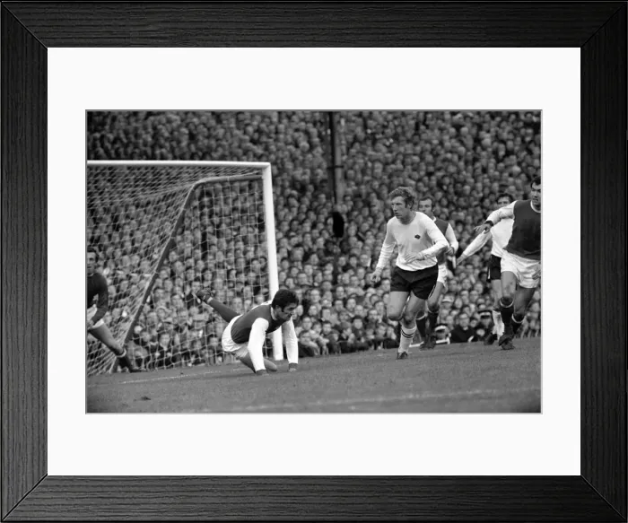 Framed Print : English League Division One match at Highbury Arsenal 4 v Derby County 0