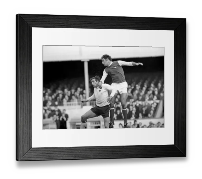 Framed Print : English League Division One match at Highbury Arsenal 4 v Derby County 0 Framed Print : English League Division One match at Highbury Arsenal 4 v Derby County 0