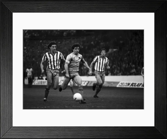 Framed Print : English League Division Two match at Hillsborough Sheffield Wednesday 4 v Newcastle Framed Print : English League Division Two match at Hillsborough Sheffield Wednesday 4 v Newcastle
