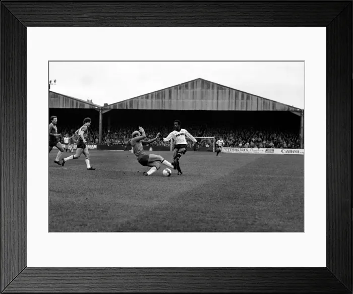 Framed Print : English League Division Two match Carlisle 2 v Manchester City 0 November